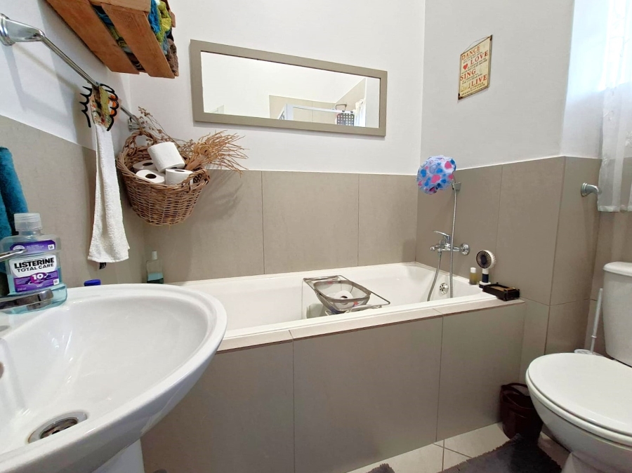2 Bedroom Property for Sale in Buh Rein Estate Western Cape